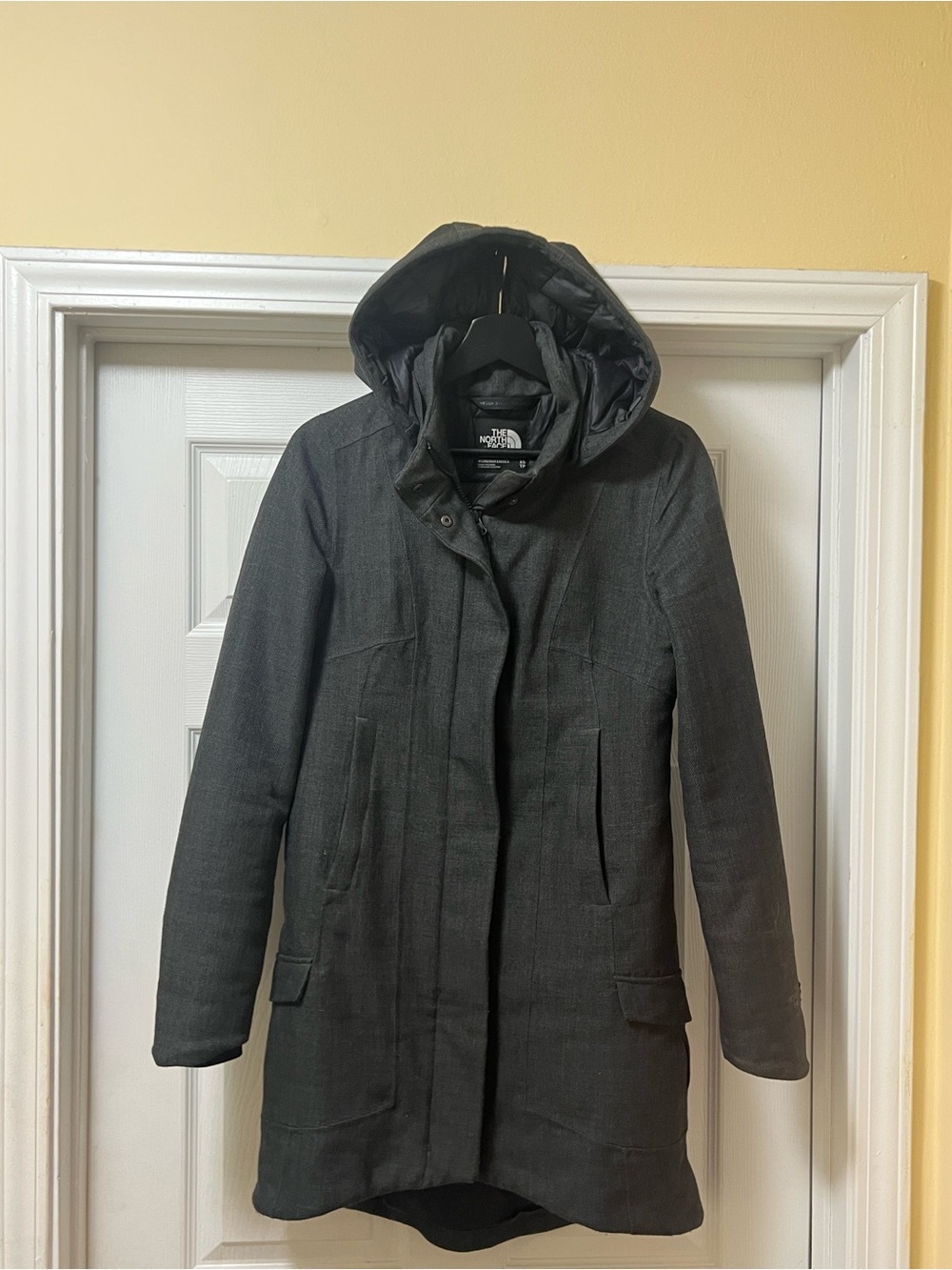 The North Face Women's Hooded Insulated Parka - Charcoal